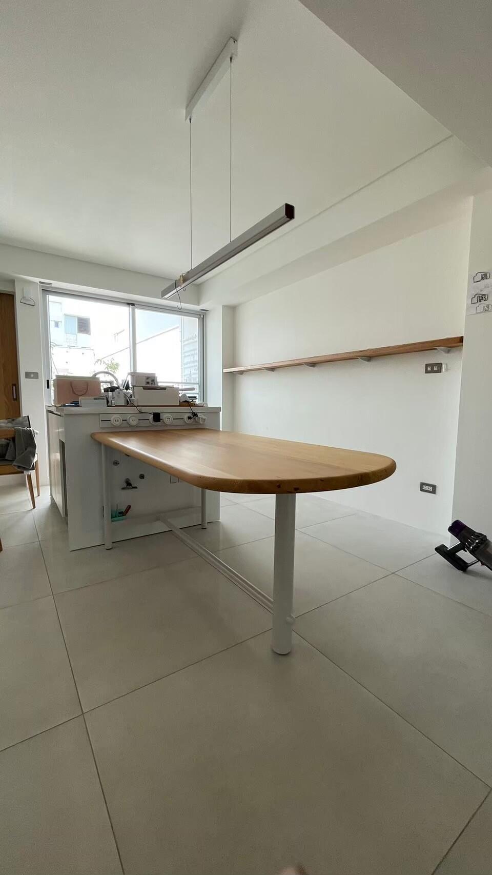 台灣檜木餐桌+單邊桌腳