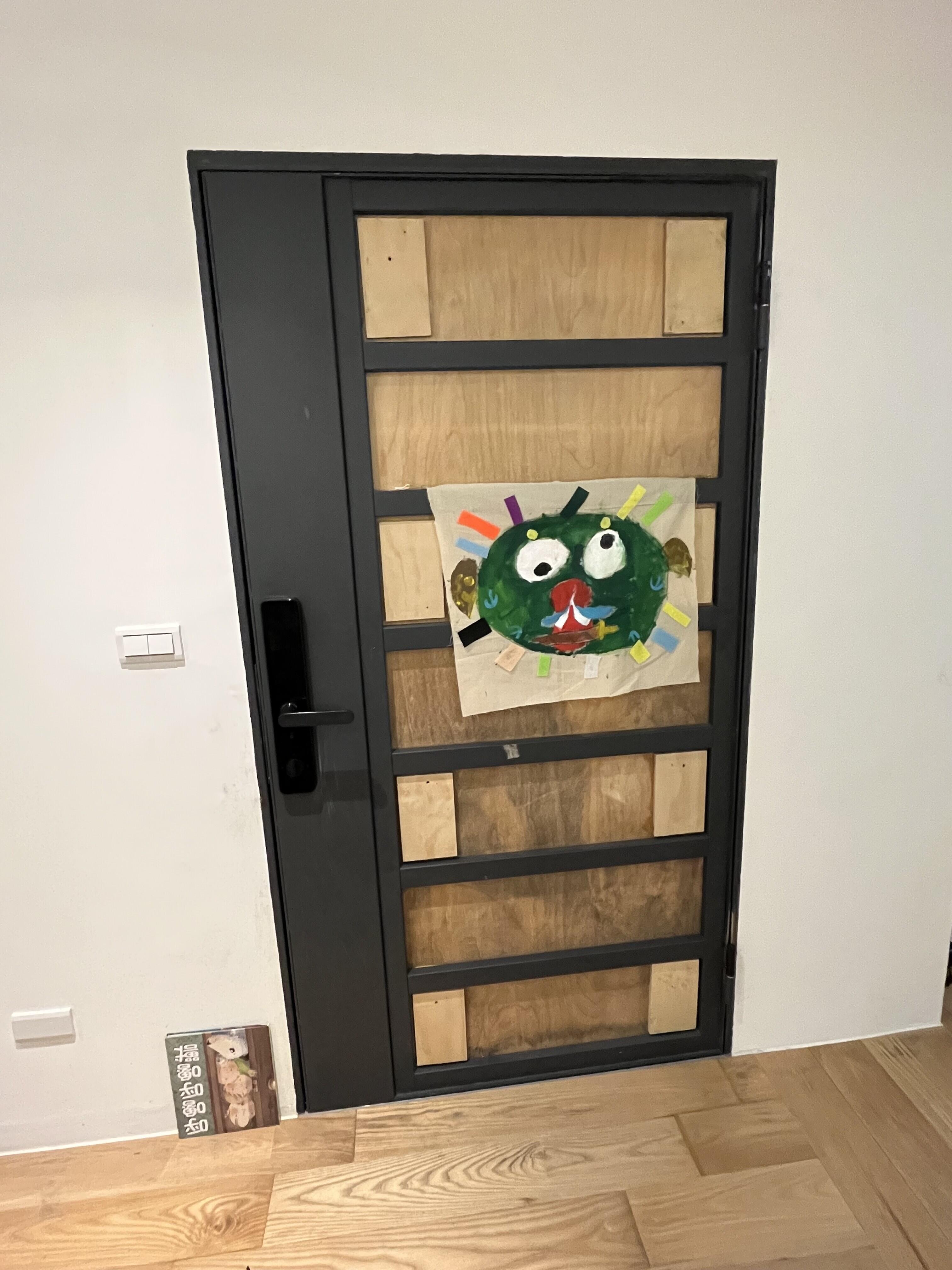 車庫門/大門/小門/滑軌門/旋轉門/木把手