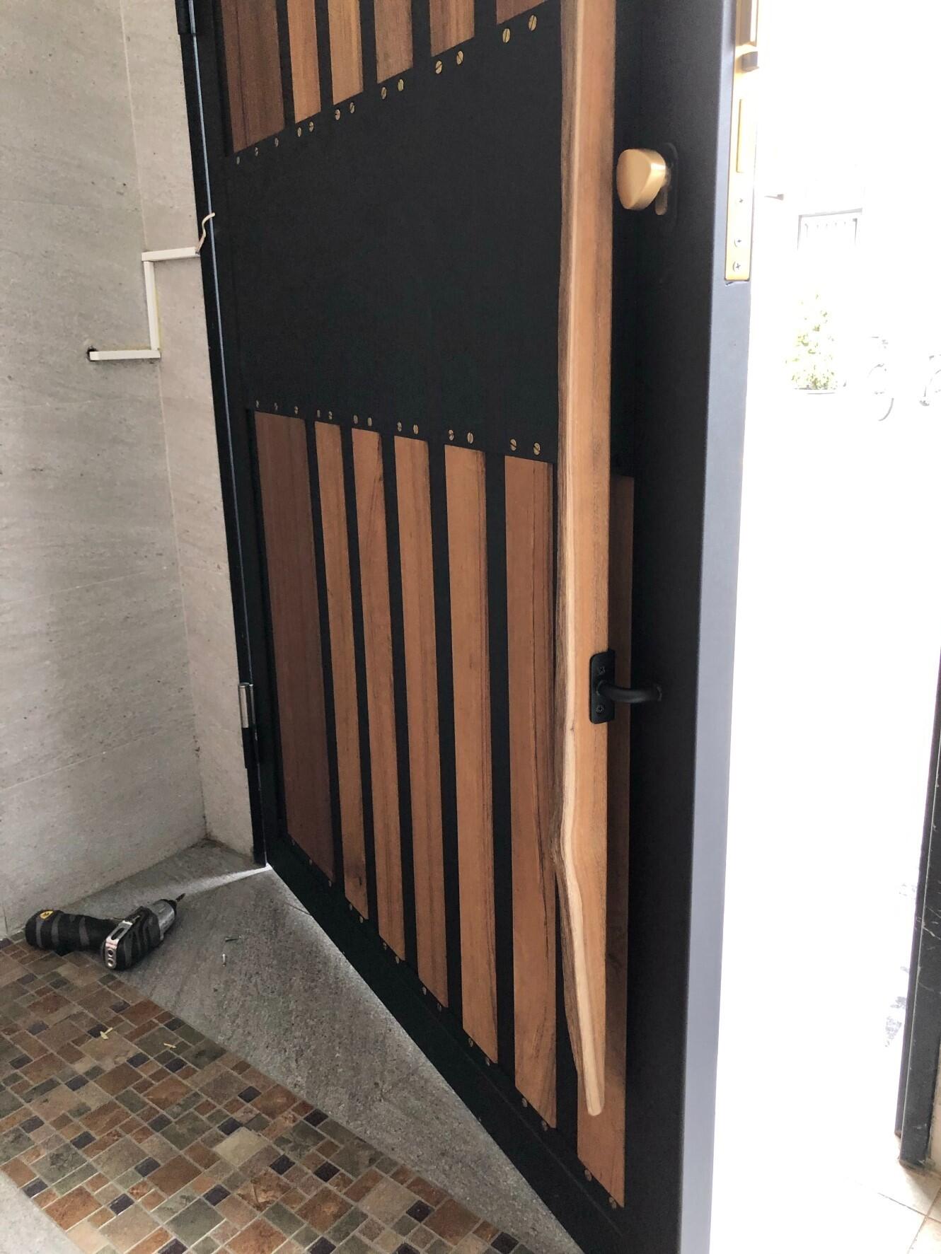 車庫門/大門/小門/滑軌門/旋轉門/木把手