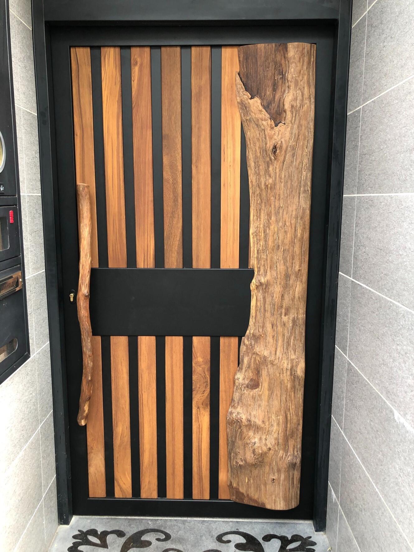 車庫門/大門/小門/滑軌門/旋轉門/木把手