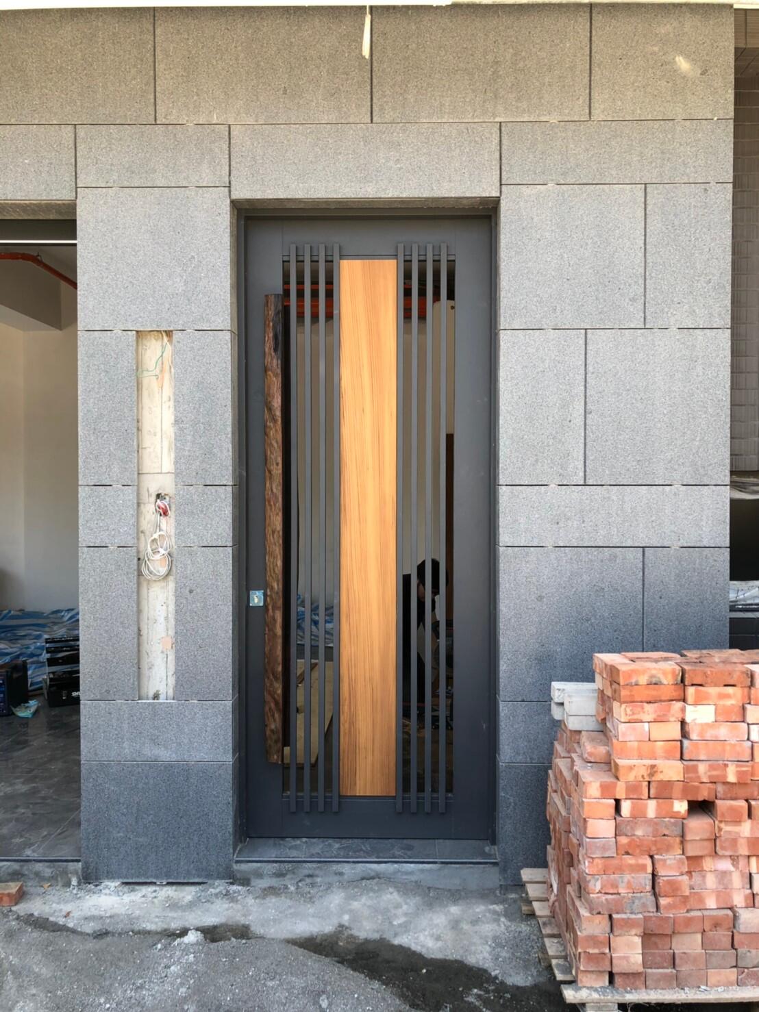 車庫門/大門/小門/滑軌門/旋轉門/木把手