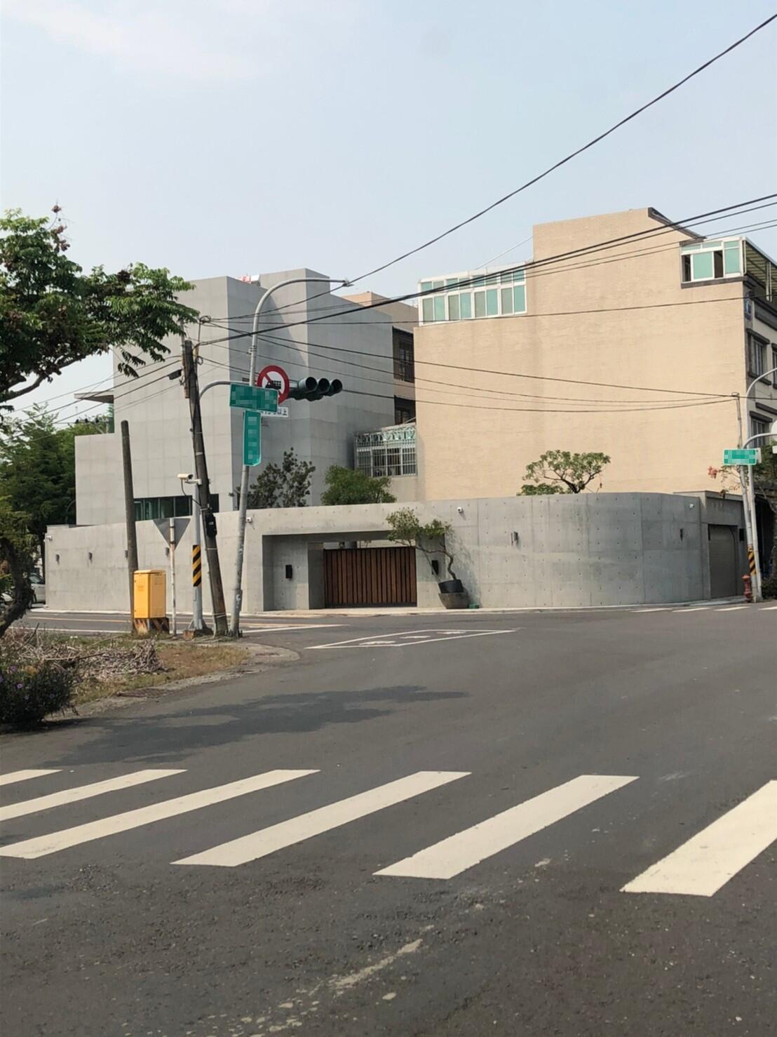 車庫門/大門/小門/滑軌門/旋轉門/木把手