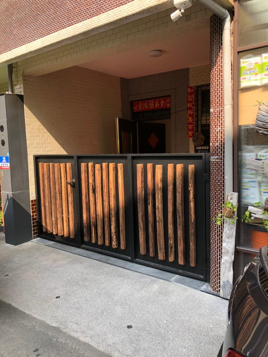 車庫門/大門/小門/滑軌門/旋轉門/木把手
