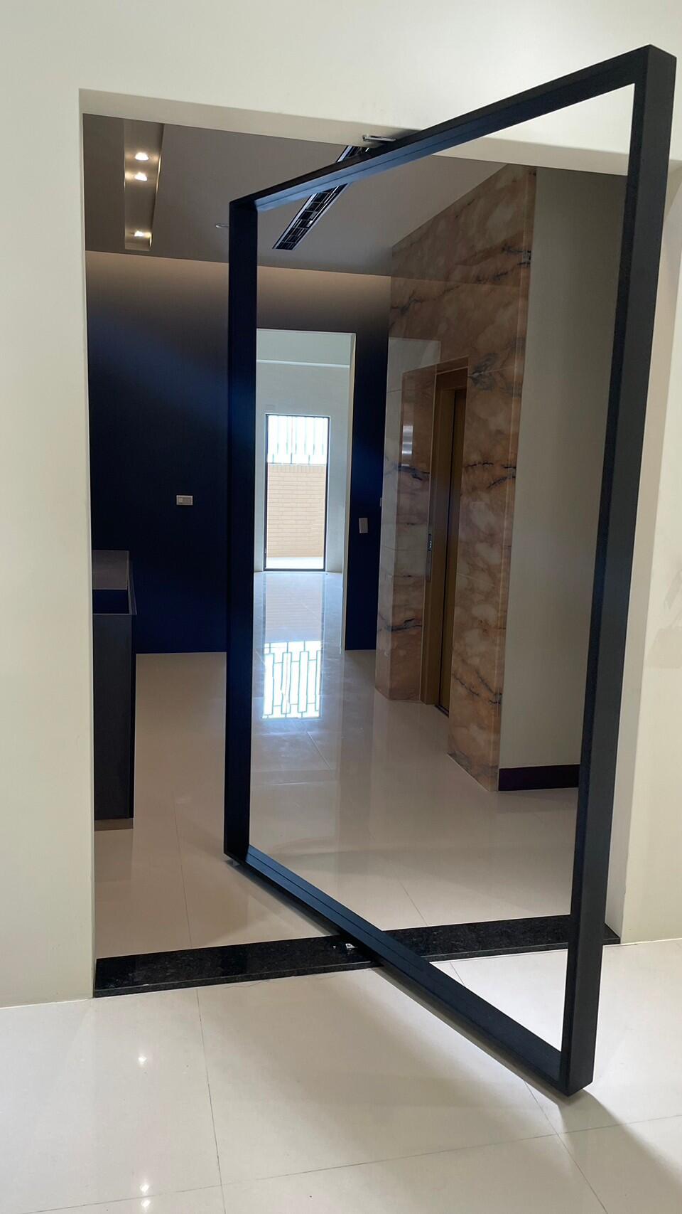 車庫門/大門/小門/滑軌門/旋轉門/木把手