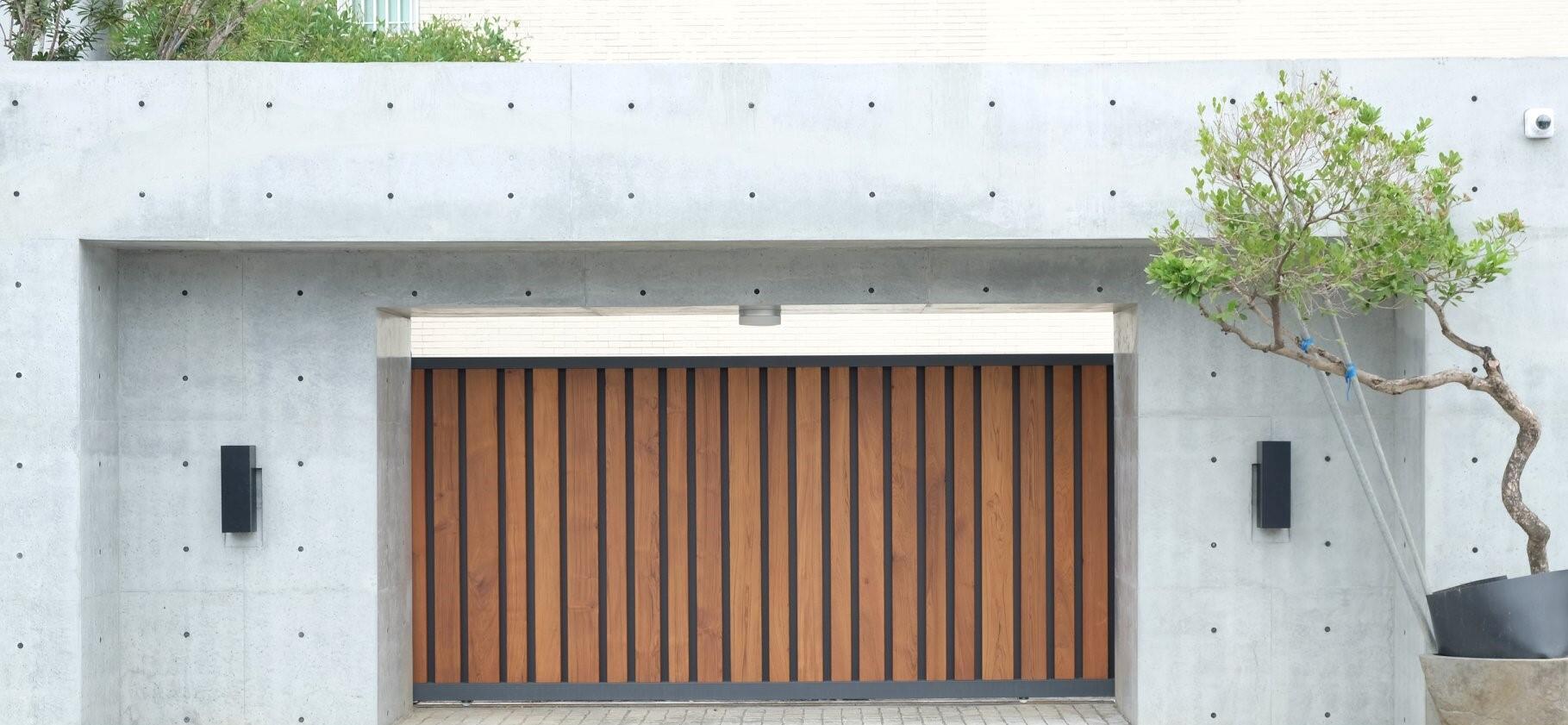 車庫門/大門/小門/滑軌門/旋轉門/木把手