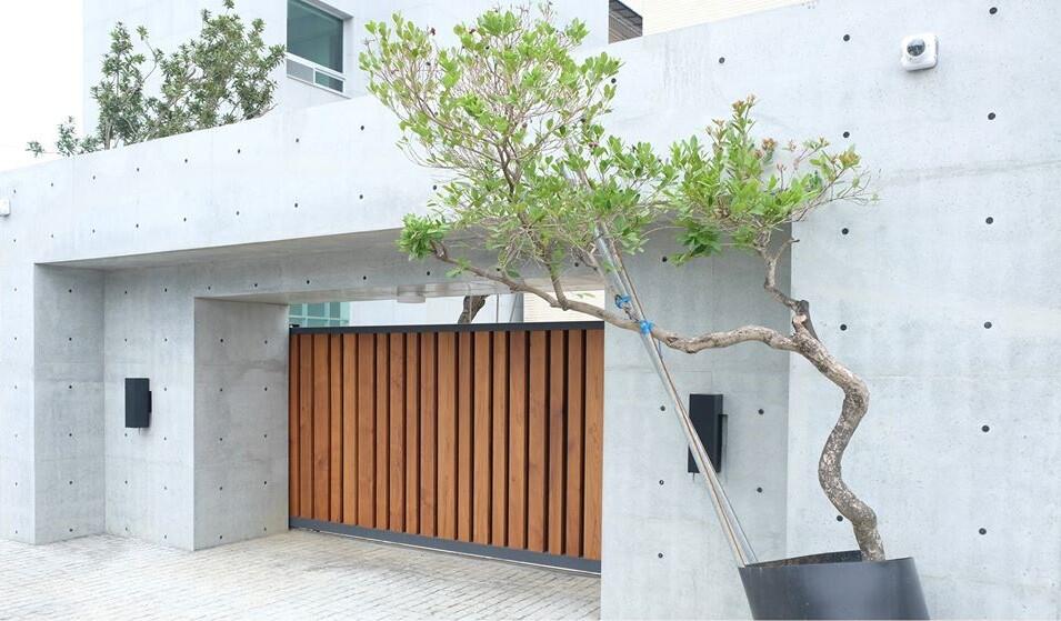 車庫門/大門/小門/滑軌門/旋轉門/木把手