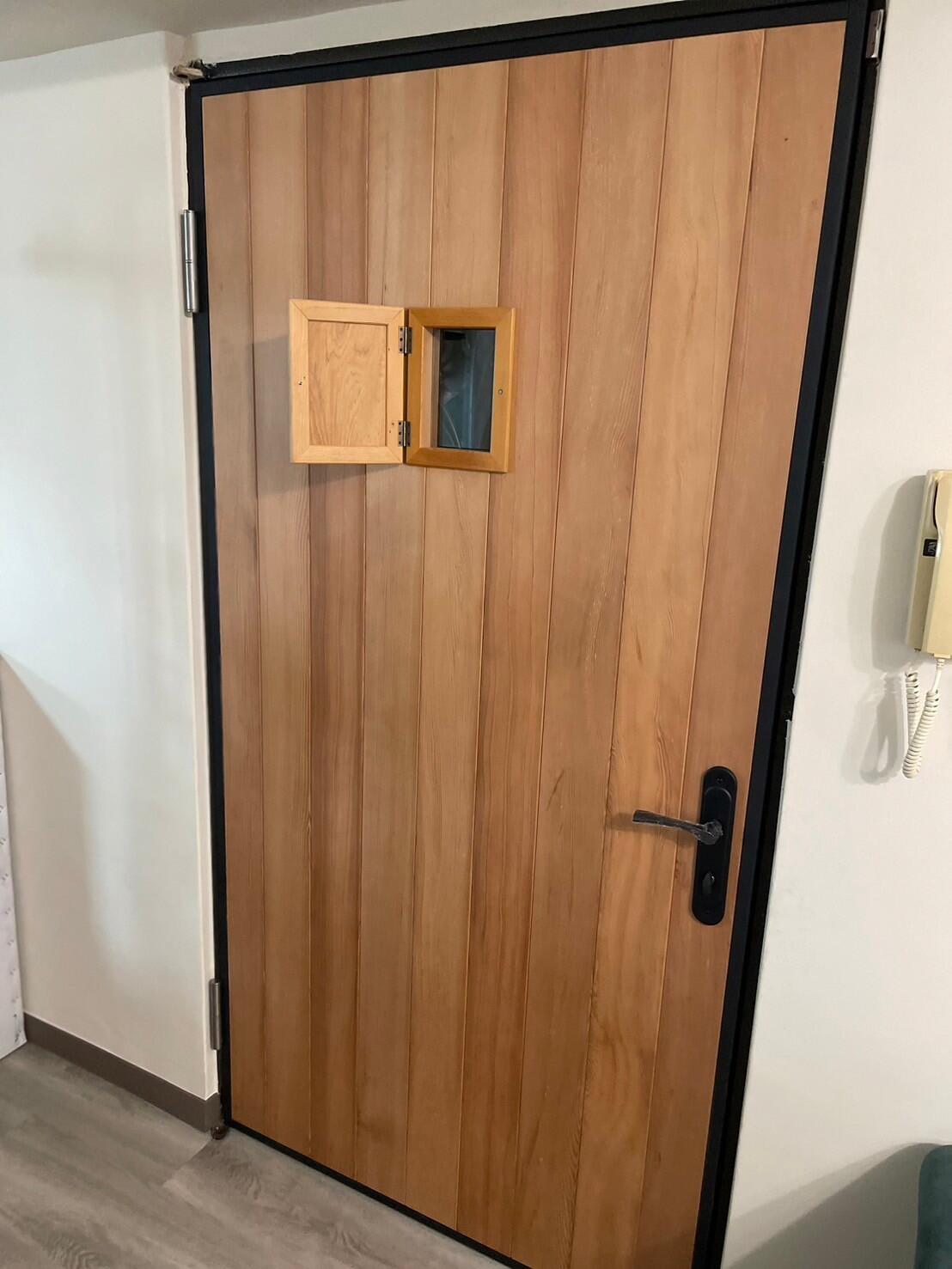 車庫門/大門/小門/滑軌門/旋轉門/木把手