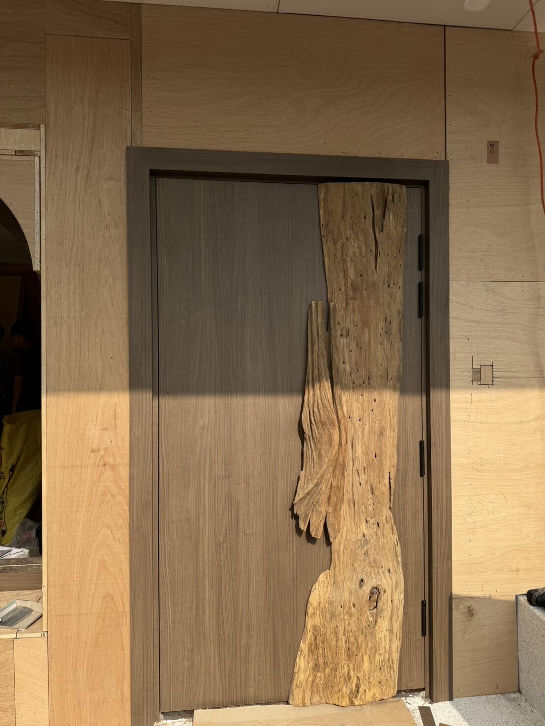 車庫門/大門/小門/滑軌門/旋轉門/木把手