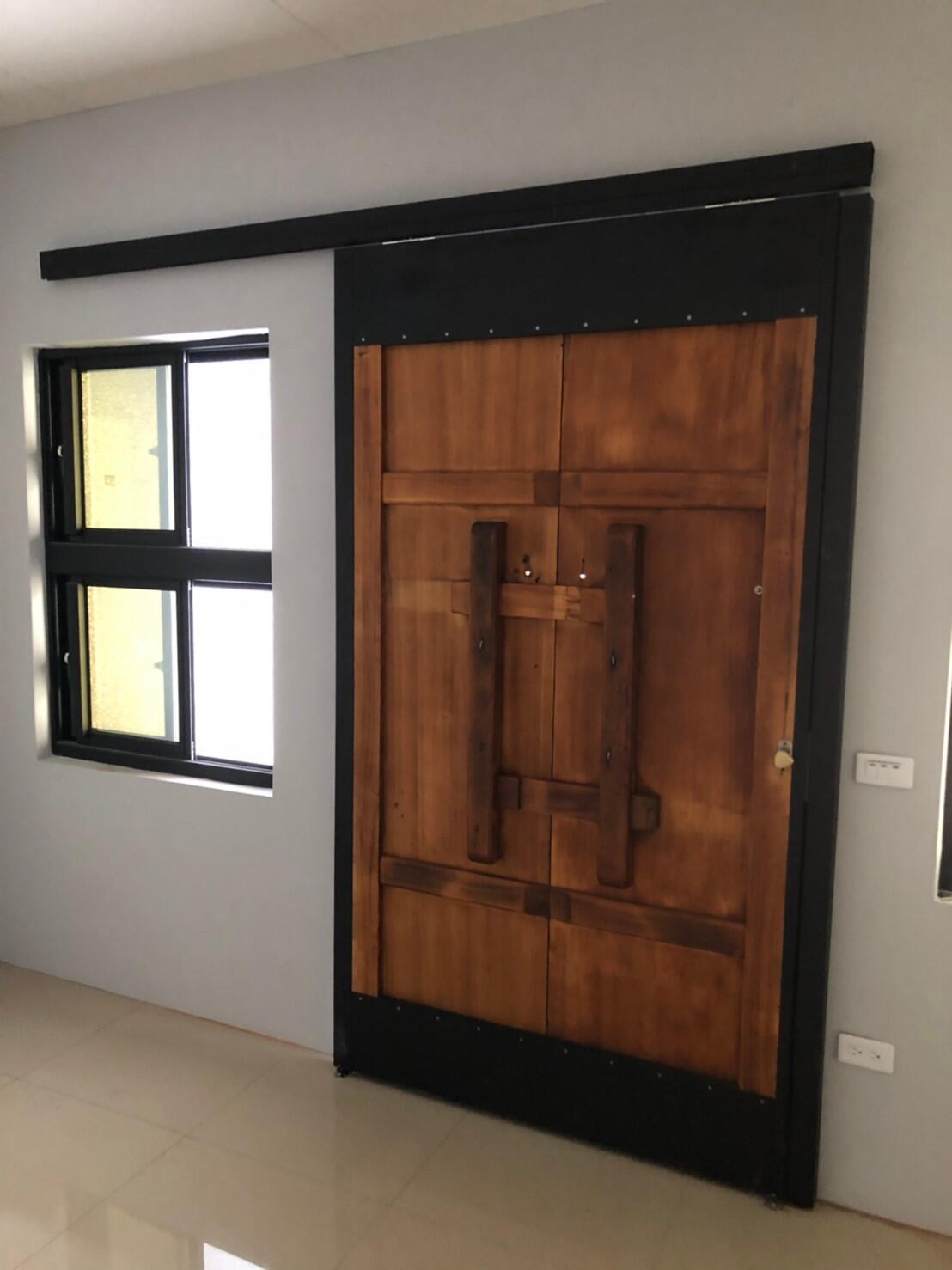 車庫門/大門/小門/滑軌門/旋轉門/木把手