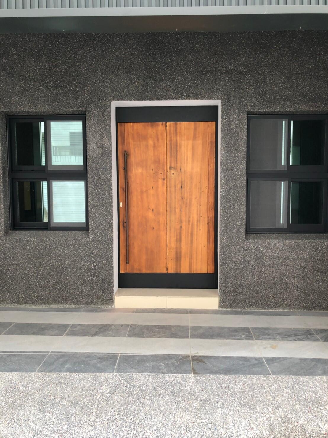 車庫門/大門/小門/滑軌門/旋轉門/木把手