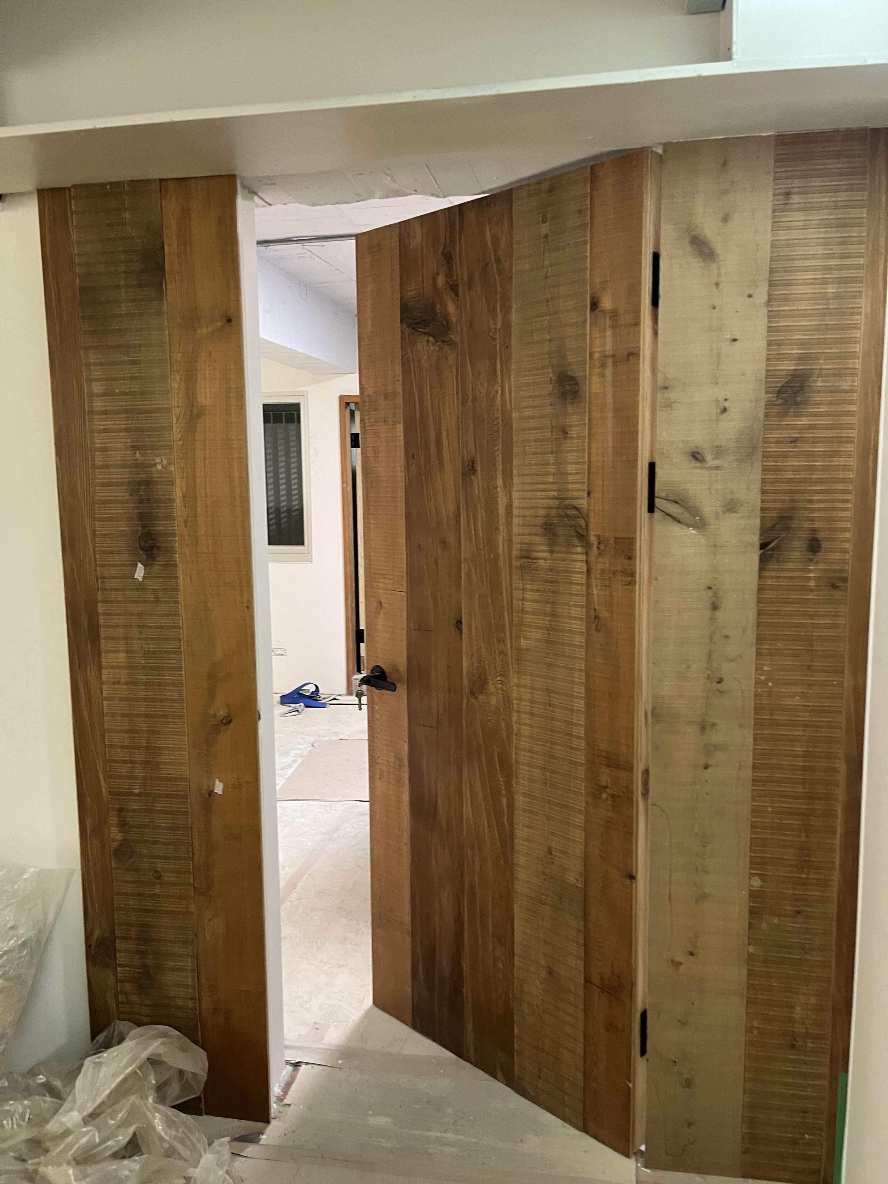 車庫門/大門/小門/滑軌門/旋轉門/木把手