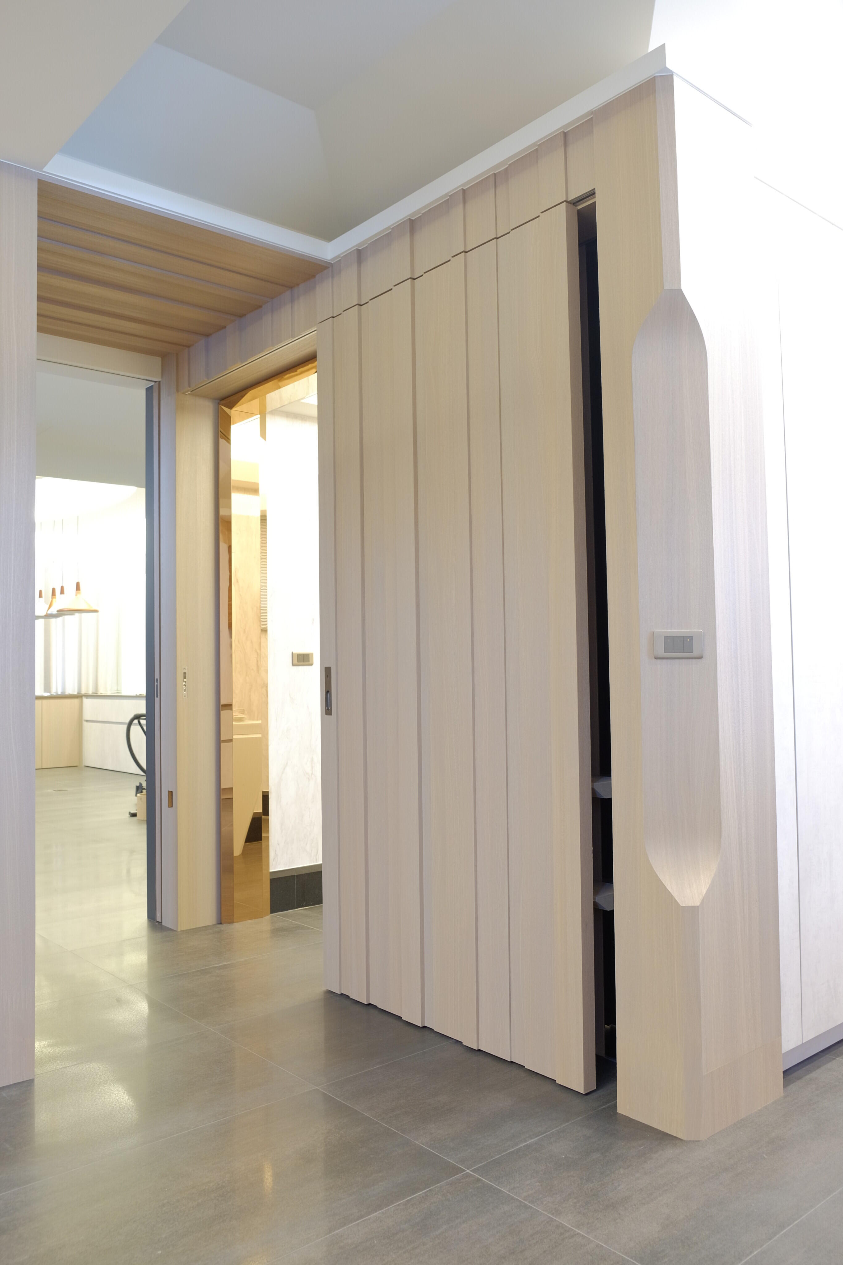 車庫門/大門/小門/滑軌門/旋轉門/木把手