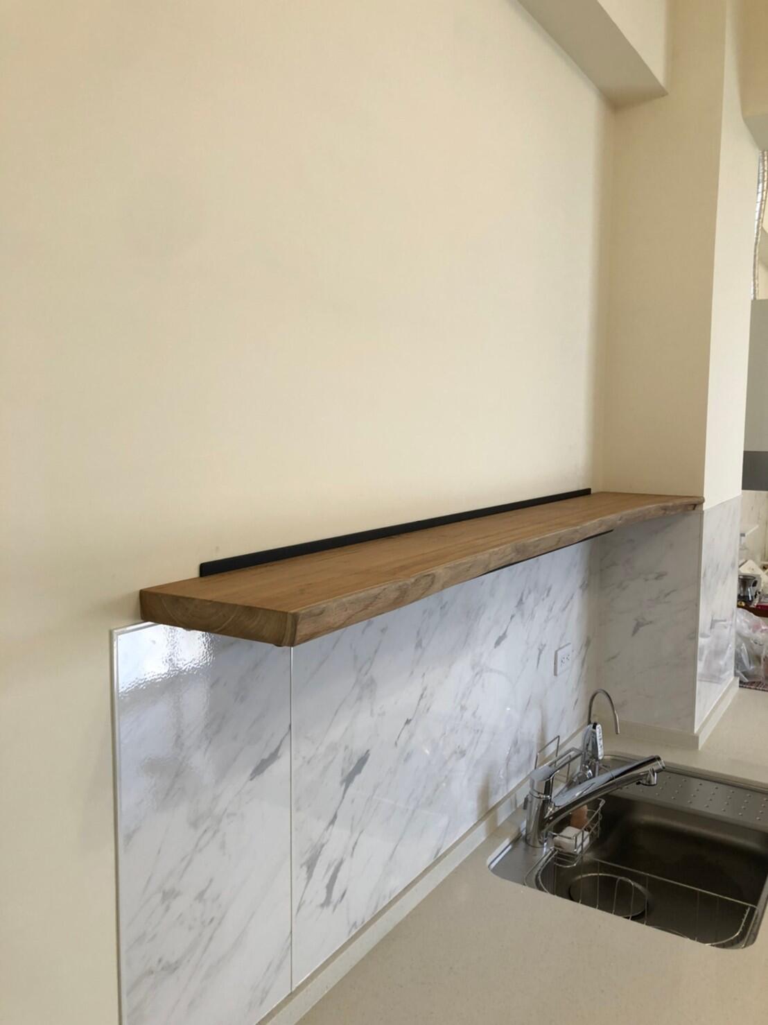 層板/層架/樓梯蓋板 層板的鐵件或是隱藏五金皆可以根據承重與結構量身訂製