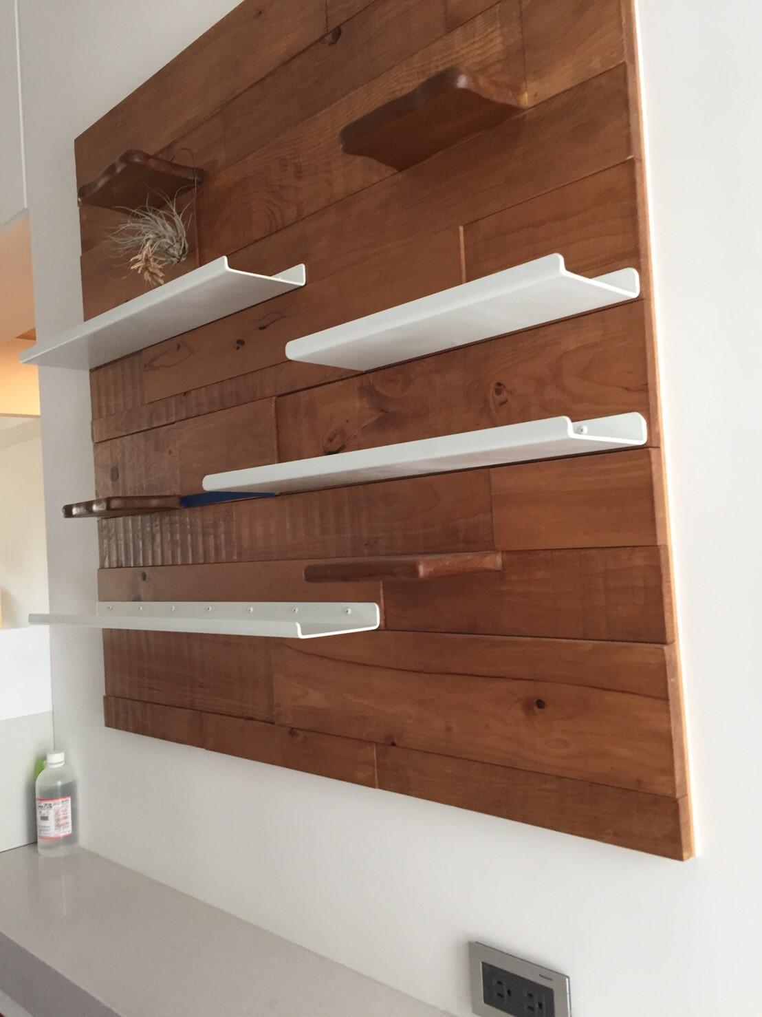 層板/層架/樓梯蓋板 層板的鐵件或是隱藏五金皆可以根據承重與結構量身訂製