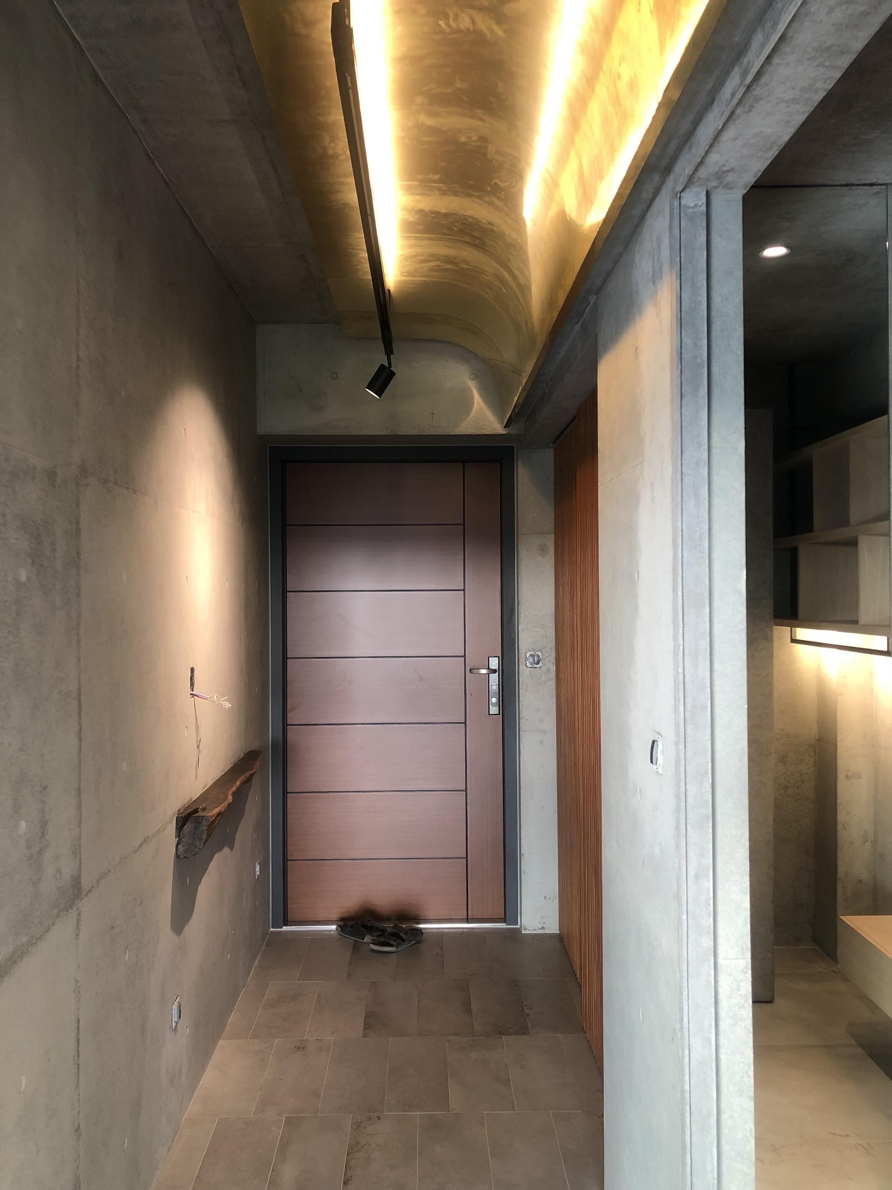 層板/層架/樓梯蓋板 層板的鐵件或是隱藏五金皆可以根據承重與結構量身訂製