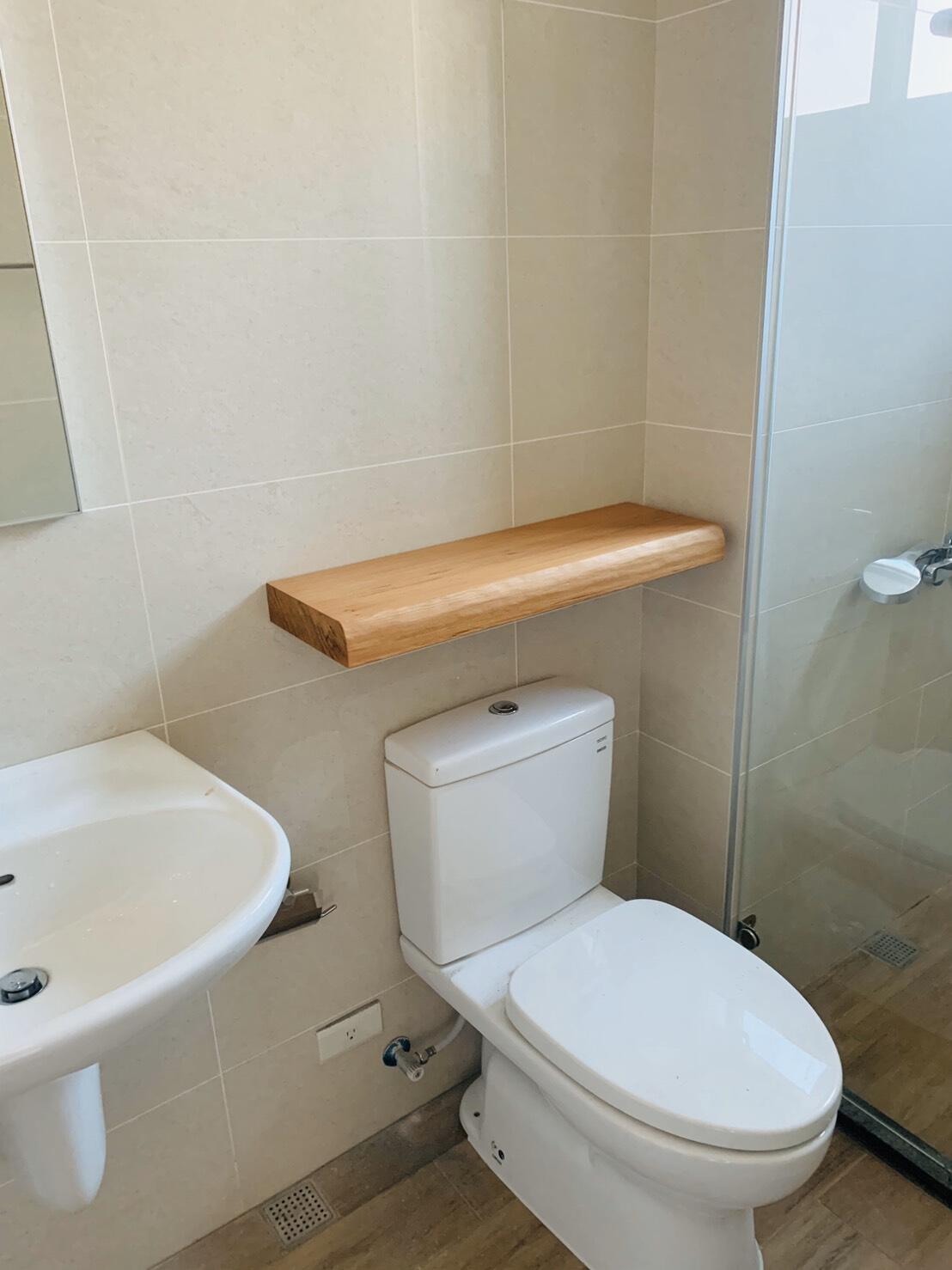 層板/層架/樓梯蓋板 層板的鐵件或是隱藏五金皆可以根據承重與結構量身訂製