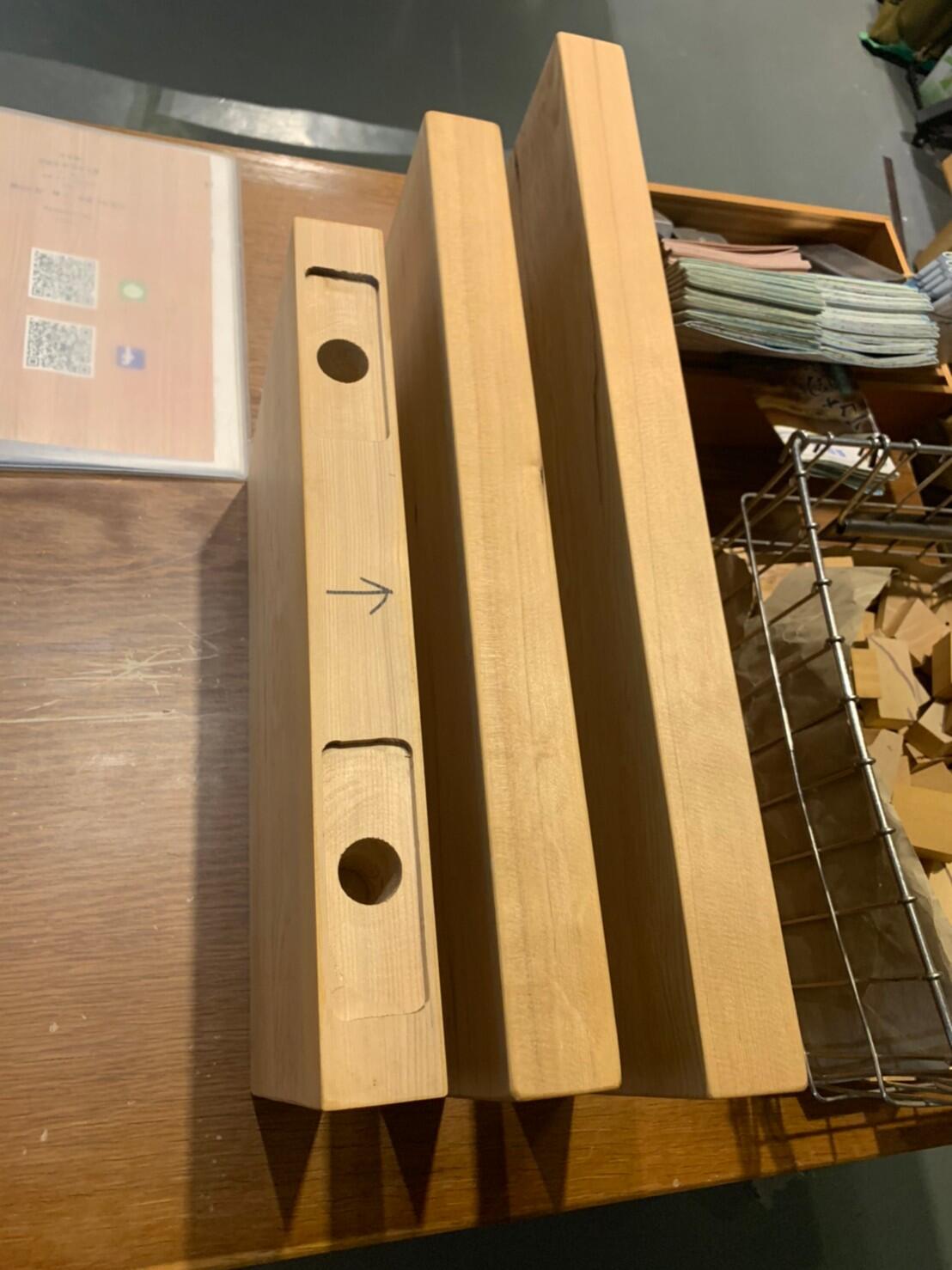 層板/層架/樓梯蓋板 層板的鐵件或是隱藏五金皆可以根據承重與結構量身訂製