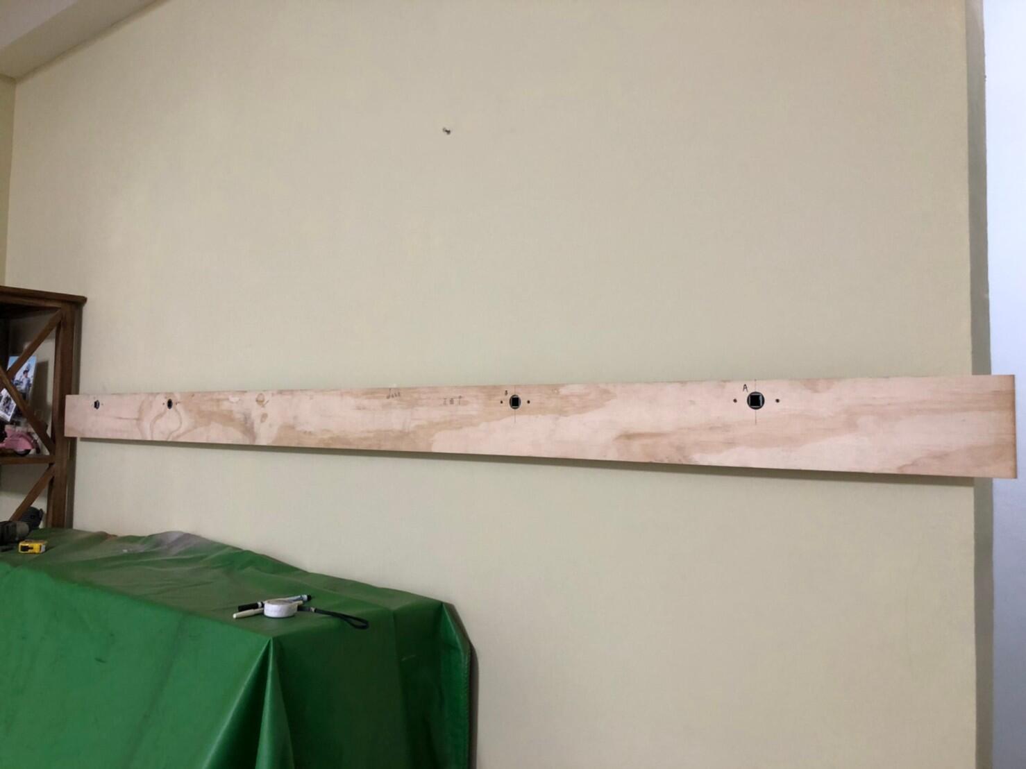 層板/層架/樓梯蓋板 層板的鐵件或是隱藏五金皆可以根據承重與結構量身訂製