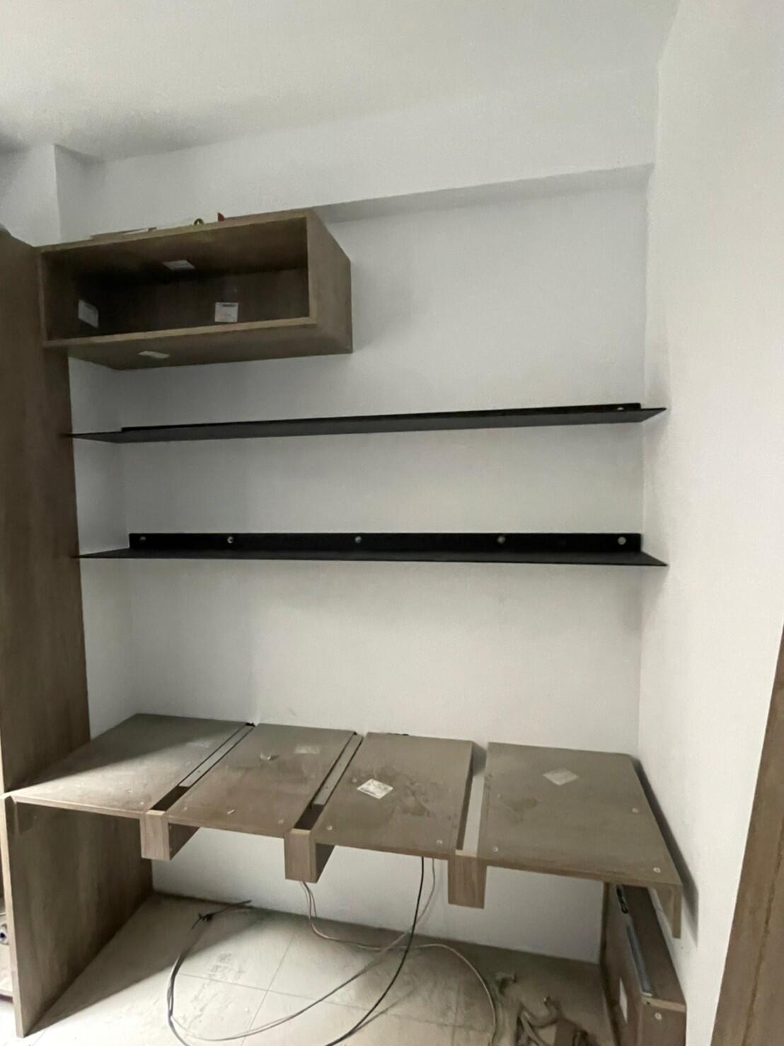 層板/層架/樓梯蓋板 層板的鐵件或是隱藏五金皆可以根據承重與結構量身訂製