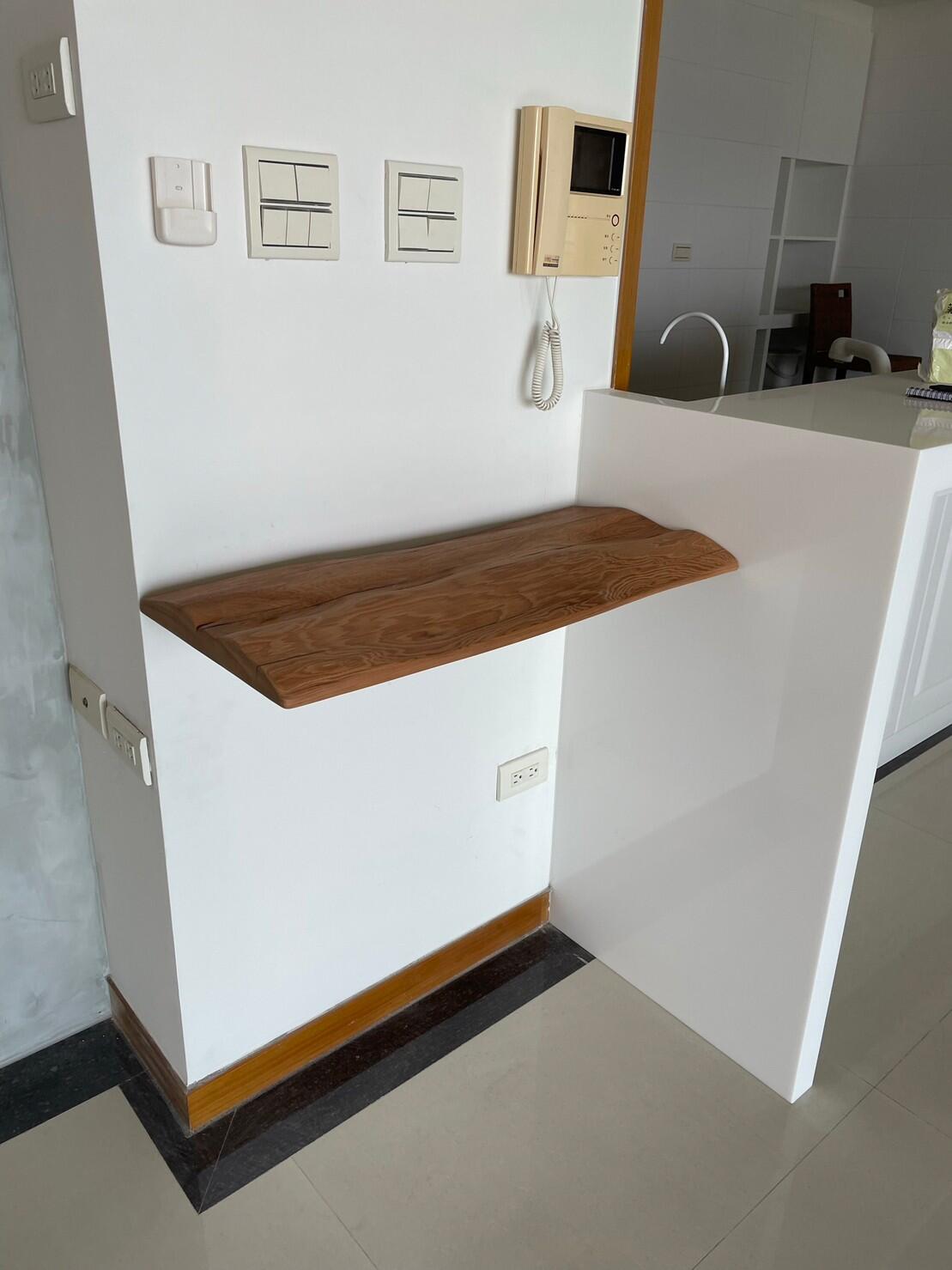 層板/層架/樓梯蓋板 層板的鐵件或是隱藏五金皆可以根據承重與結構量身訂製