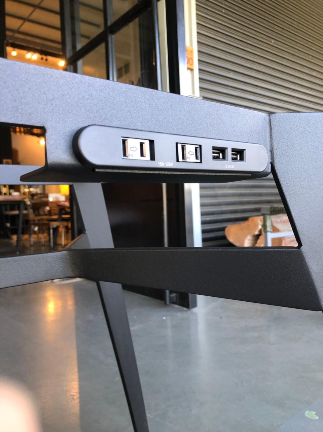 電源孔/線孔/插座