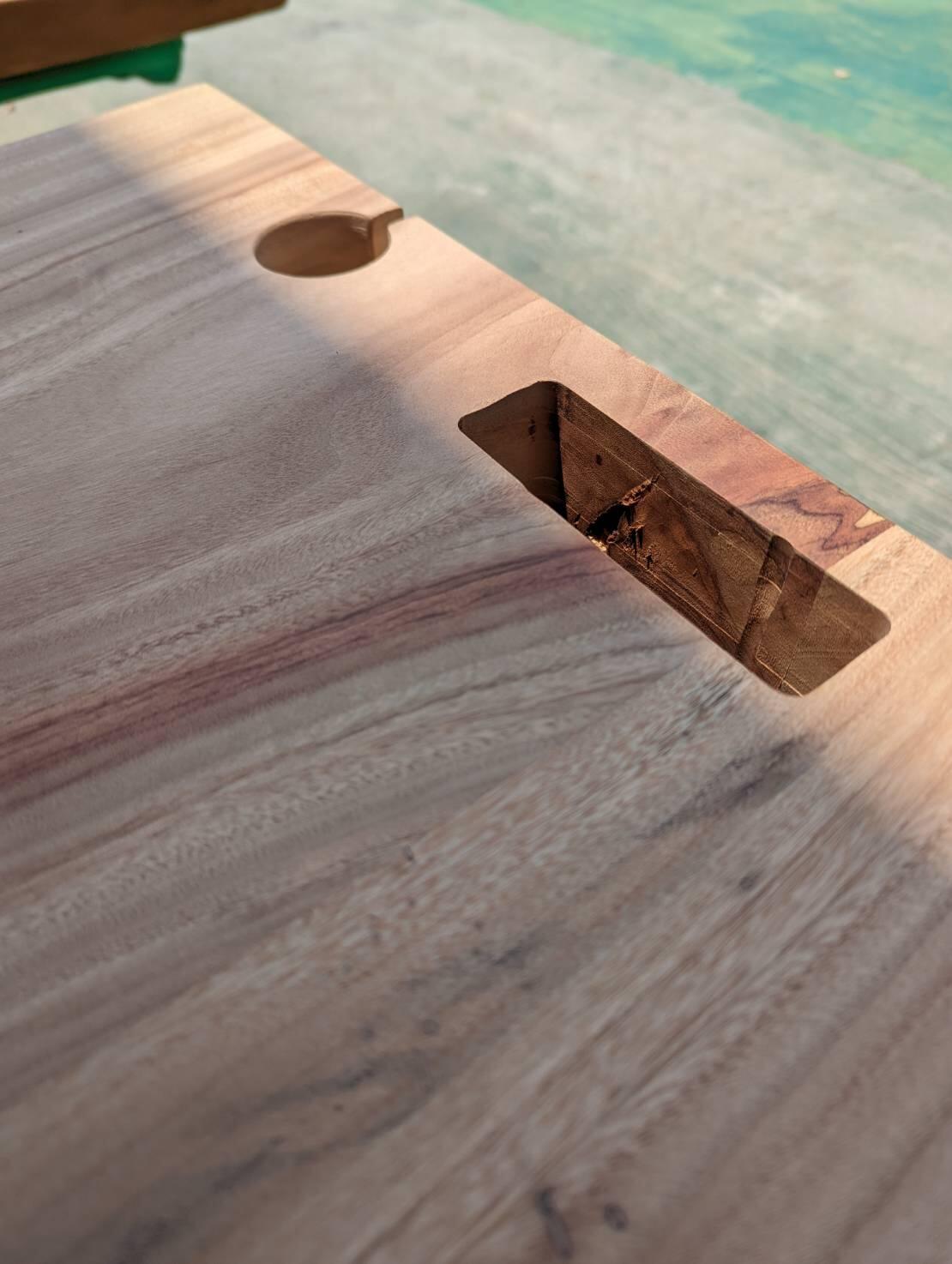 電源孔/線孔/插座 電源孔/線孔/插座